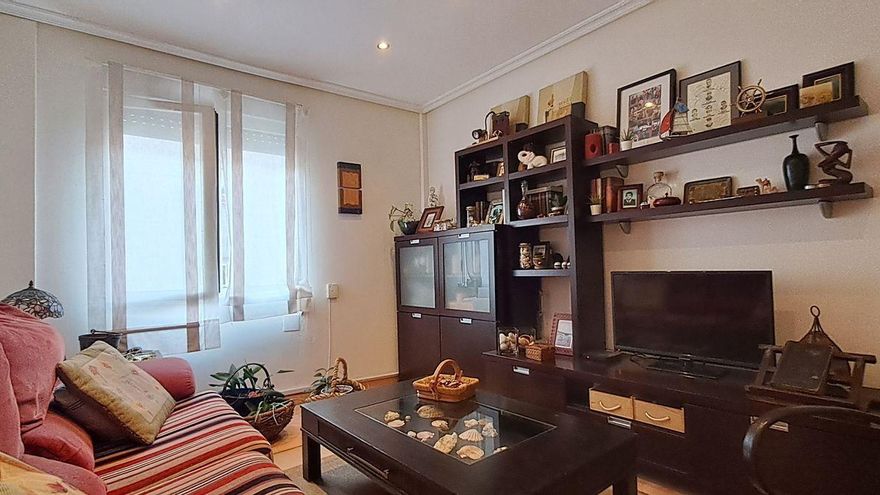 El piso a la venta en Gijón que no puedes dejar escapar: dos dormitorios, al lado de la playa y por menos de 90.000 euros