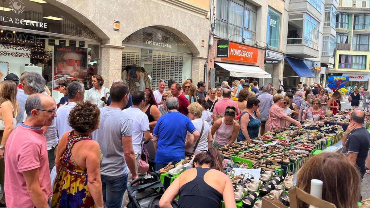 Hubo una gran afluencia de visitantes a la Fira. | SEBASTIÀ SANSÓ