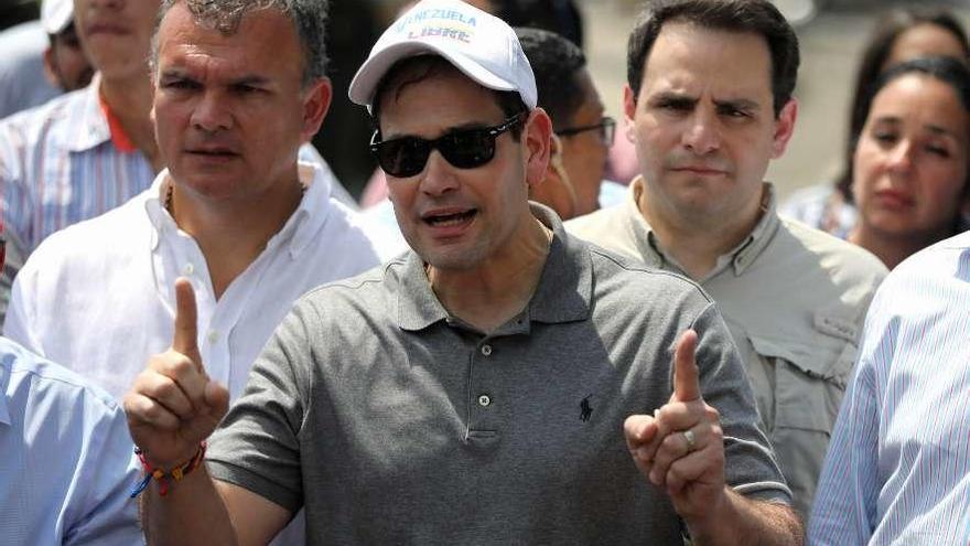 El senador Rubio, ayer en Cúcuta (Colombia), fronteriza con Venezuela. // Reuters