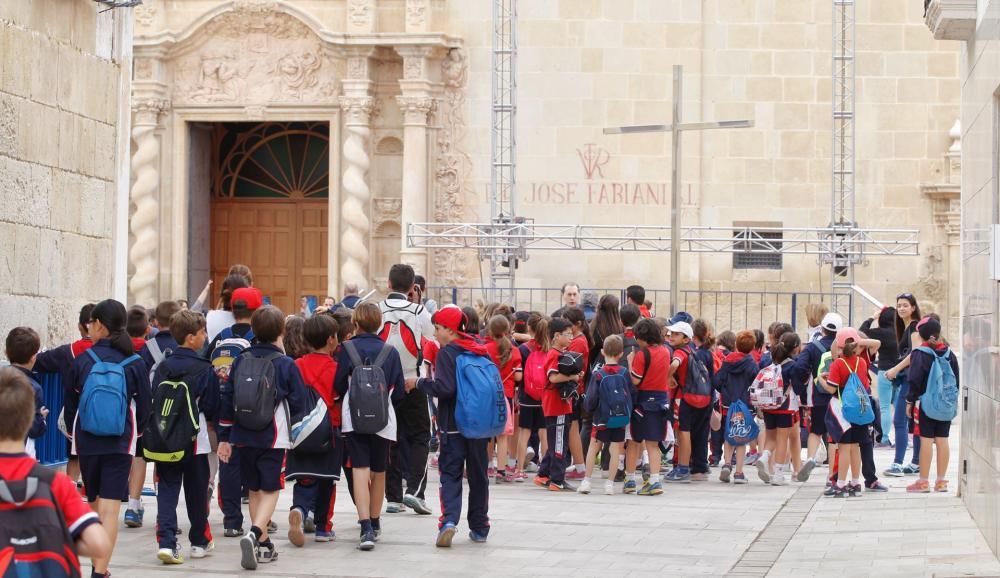 400 escolares rinden homenaje a la Santa Faz