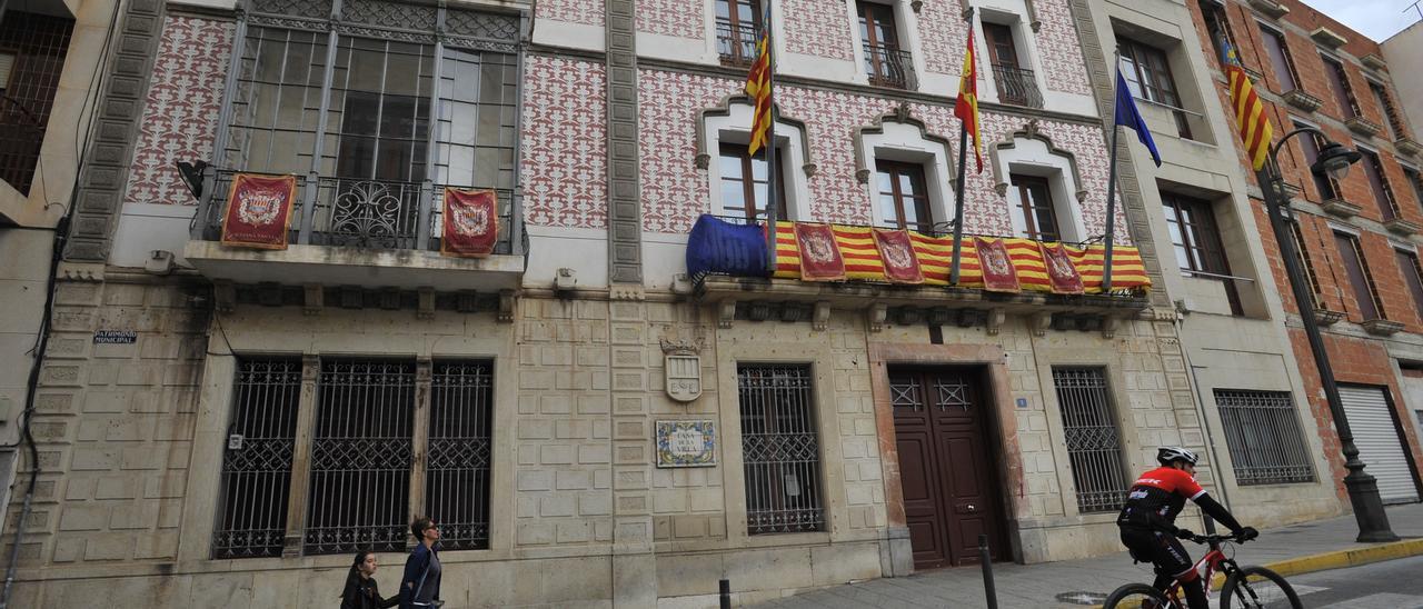 Fachada del Ayuntamiento de Crevillent, en imagen de archivo