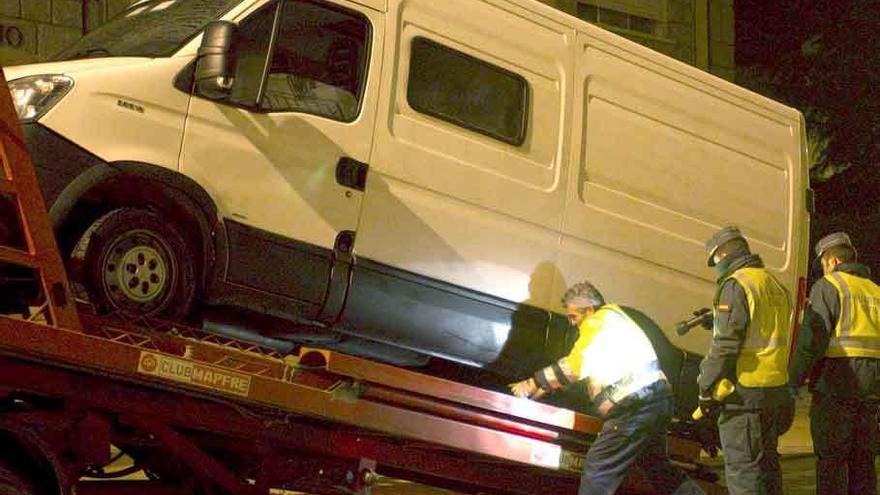 Furgoneta de ETA interceptada por la Guardia Civil en Bermillo en enero de 2010.