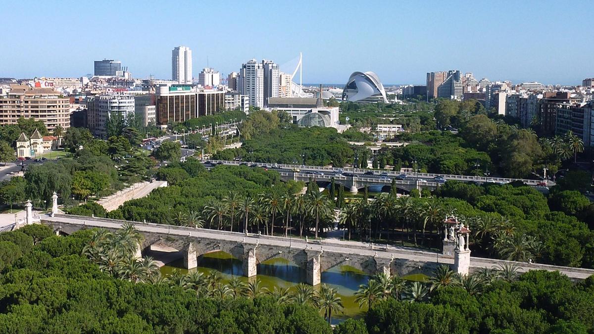 Foto de archivo de los Jardines del Túria de Ricardo Bofill.