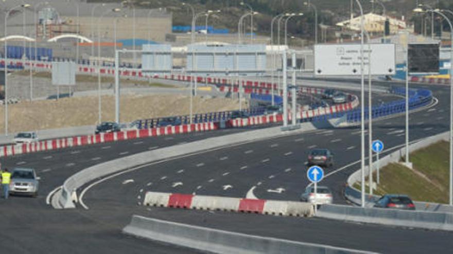 Inauguración del primer tramo urbano de la Tercera Ronda que une Os Rosales y A Grela.