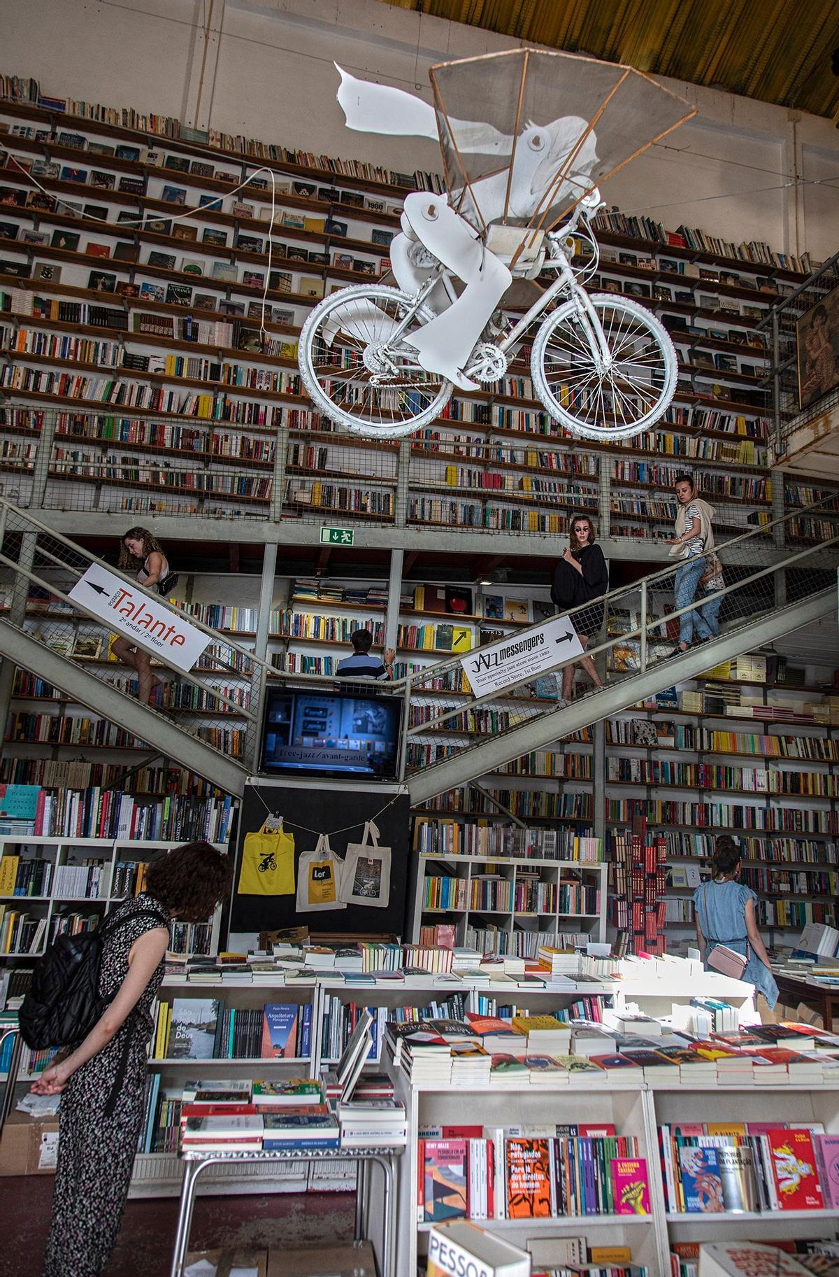 Librería Ler Devagar en LX Factory Lisboa.