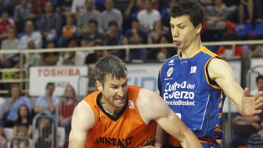 Panko y Lucic durante el partido de la última jornada de la Liga ACB.