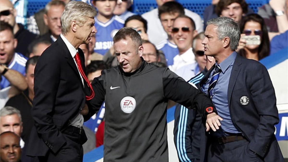 Wenger y Mourinho se las tuvieron en el campo