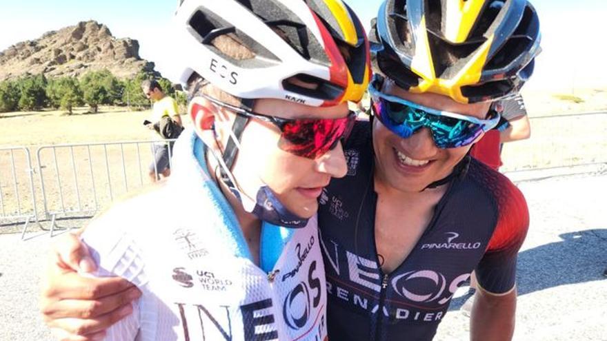 La contracrónica de la Vuelta: chico feliz (Ayuso), chico triste (Rodríguez)