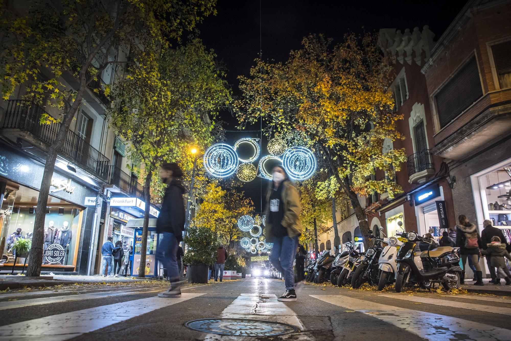 Manresa s'il·lumina: S'engega la il·luminació nadalenca a la ciutat