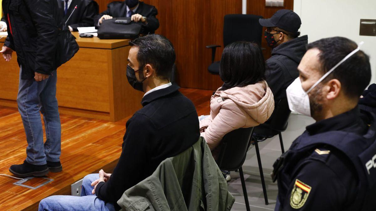 Los tres acusados, en la segunda sesión del juicio, en la Audiencia de Zaragoza.