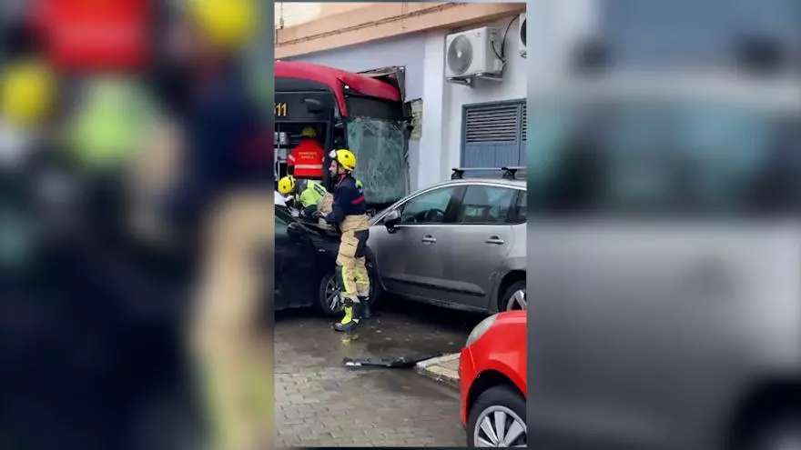 Un accidente con un autobús urbano deja 20 heridos en el sevillano barrio de Nervión