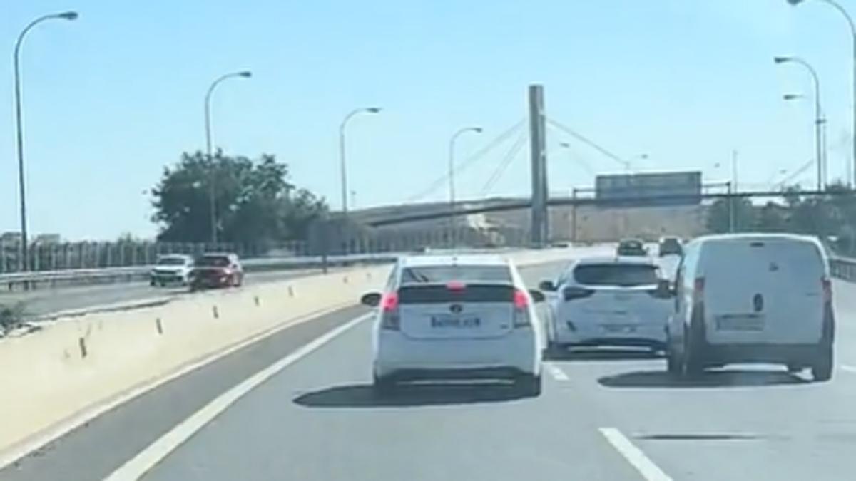 Un pique de coches en la M-40 acaba en accidente Un pique de coches en la M-40 acaba en accidente