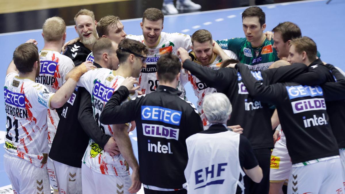 El Magdeburgo celebra su victoria en Bucarest