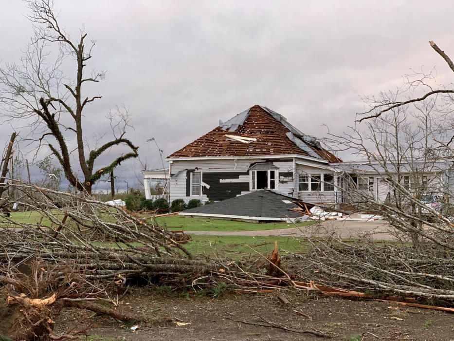 Un tornado causa almenys 23 morts a Alabama