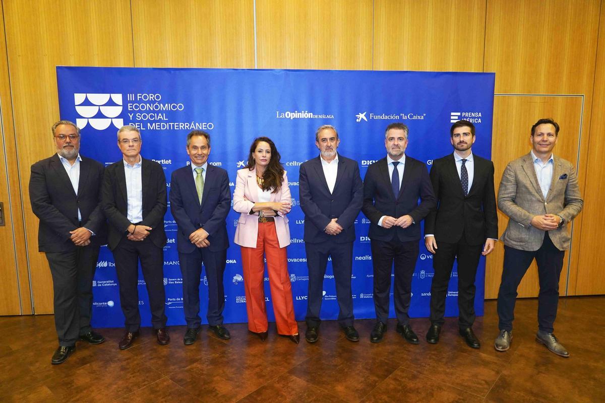 Algunos de los participantes de la jornada, junto a miembros del staff de La Opinión de Málaga