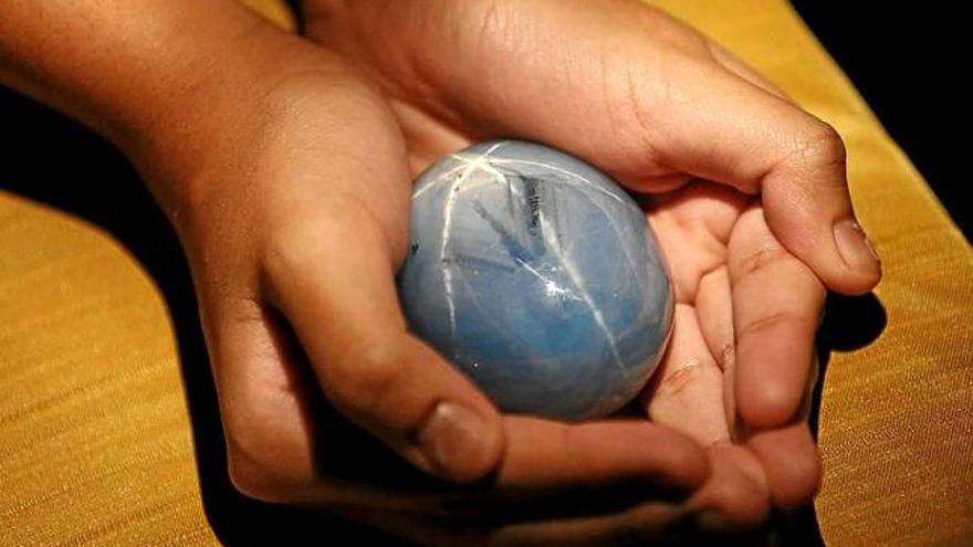 L&#039;amo del safir més gran del món vol treure&#039;n 300 milions