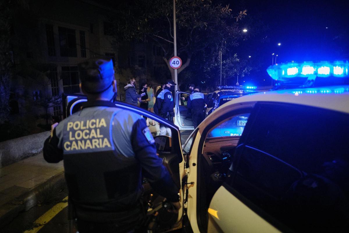 Controles de la Policía Local en Santa Cruz de Tenerife.
