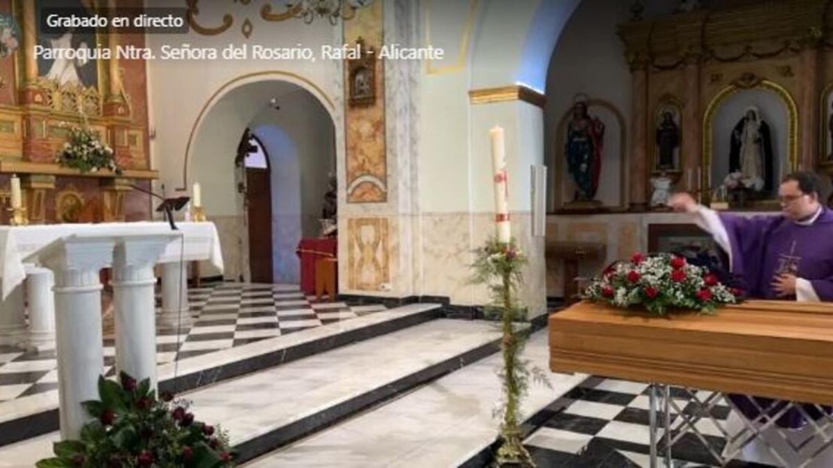 Uno de las misas funeral retransmitidas en directo desde la iglesia de Nuestra Señora del Rosario Rafal