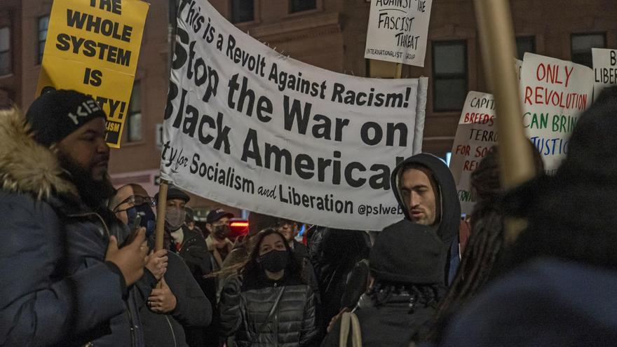 Protestas contra la absolución de Kyle Rittenhouse en Nueva York.