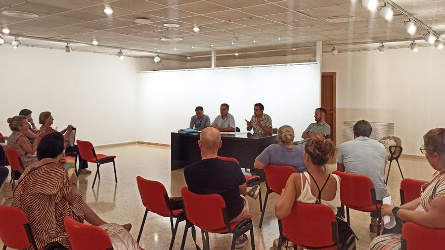 Encuentro del Consell de Mallorca con vecinos, tejido empresarial y asociativo de Peguera y Andratx.