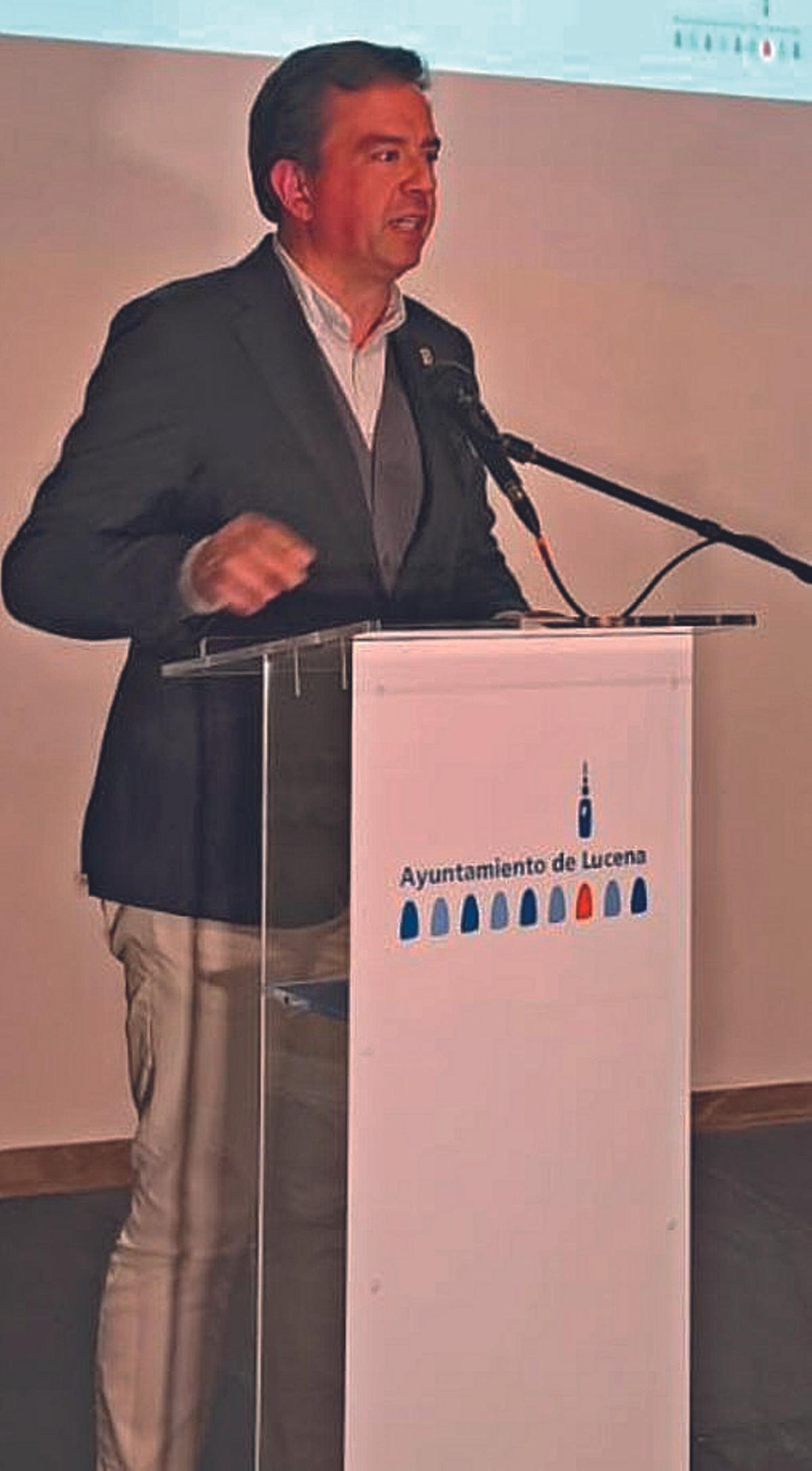 El primer edil durante un acto público.