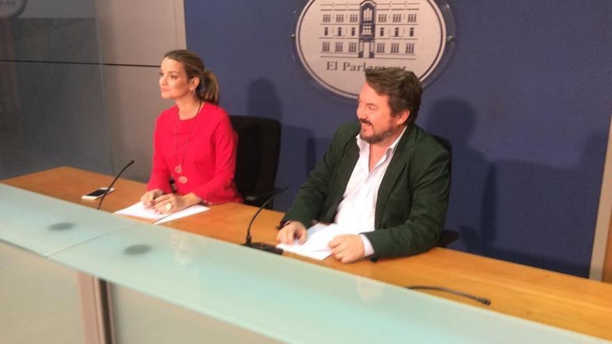 Marga Prohens i Antoni Camps en rueda de prensa