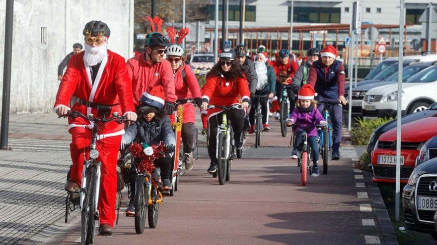 Vilagarcía vuelve a organizar su “papanoelada” en bicicleta