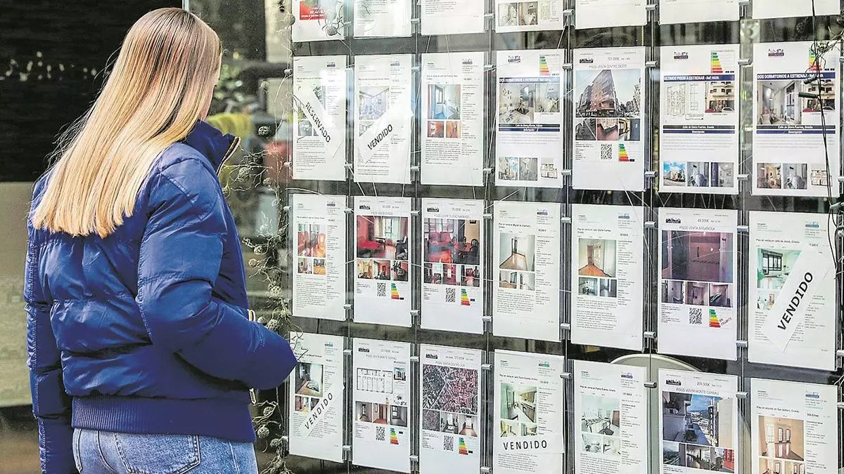 Cómo pedir las ayudas jóvenes para comprar un primer piso en Catalunya