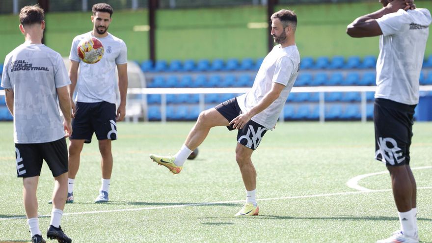 El nuevo Avilés apuesta por la experiencia: el curioso dato sobre la edad de la plantilla blanquiazul