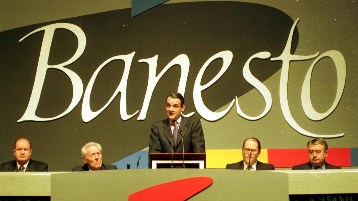 Mario Conde en la junta de accionistas de Banesto