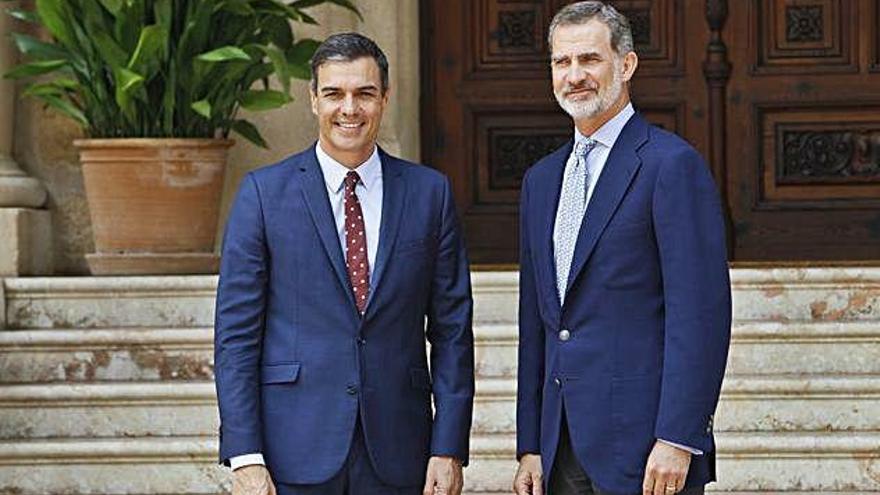 Pedro Sánchez amb el rei Felip VI, al palau de Marivent, a Mallorca.