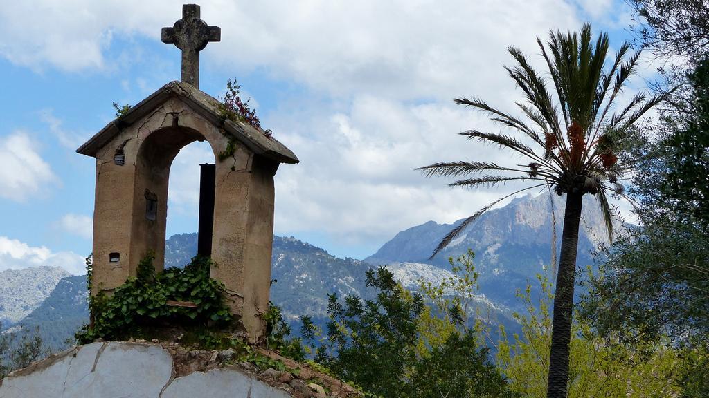 En las inmediaciones de Escorca hay muchas rutas para hacer senderismo.