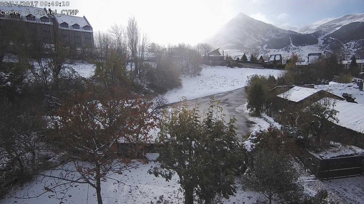 Primera nevada de este otoño en el Pirineo aragonés