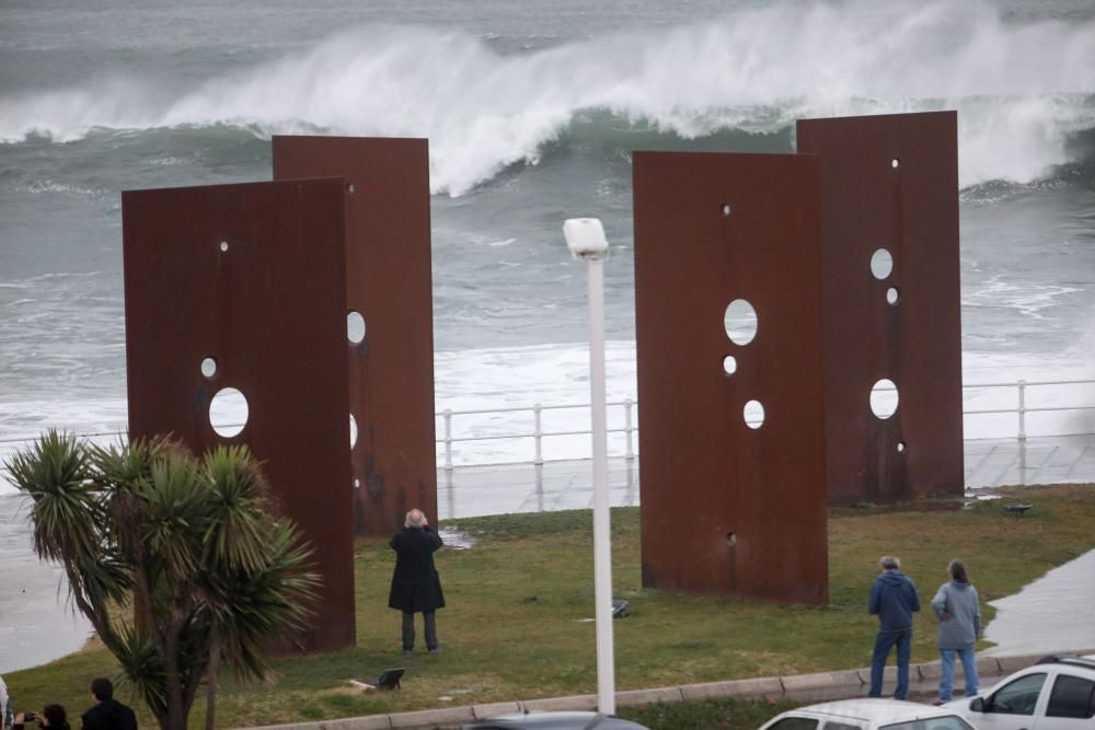 Oleaje en Gijón