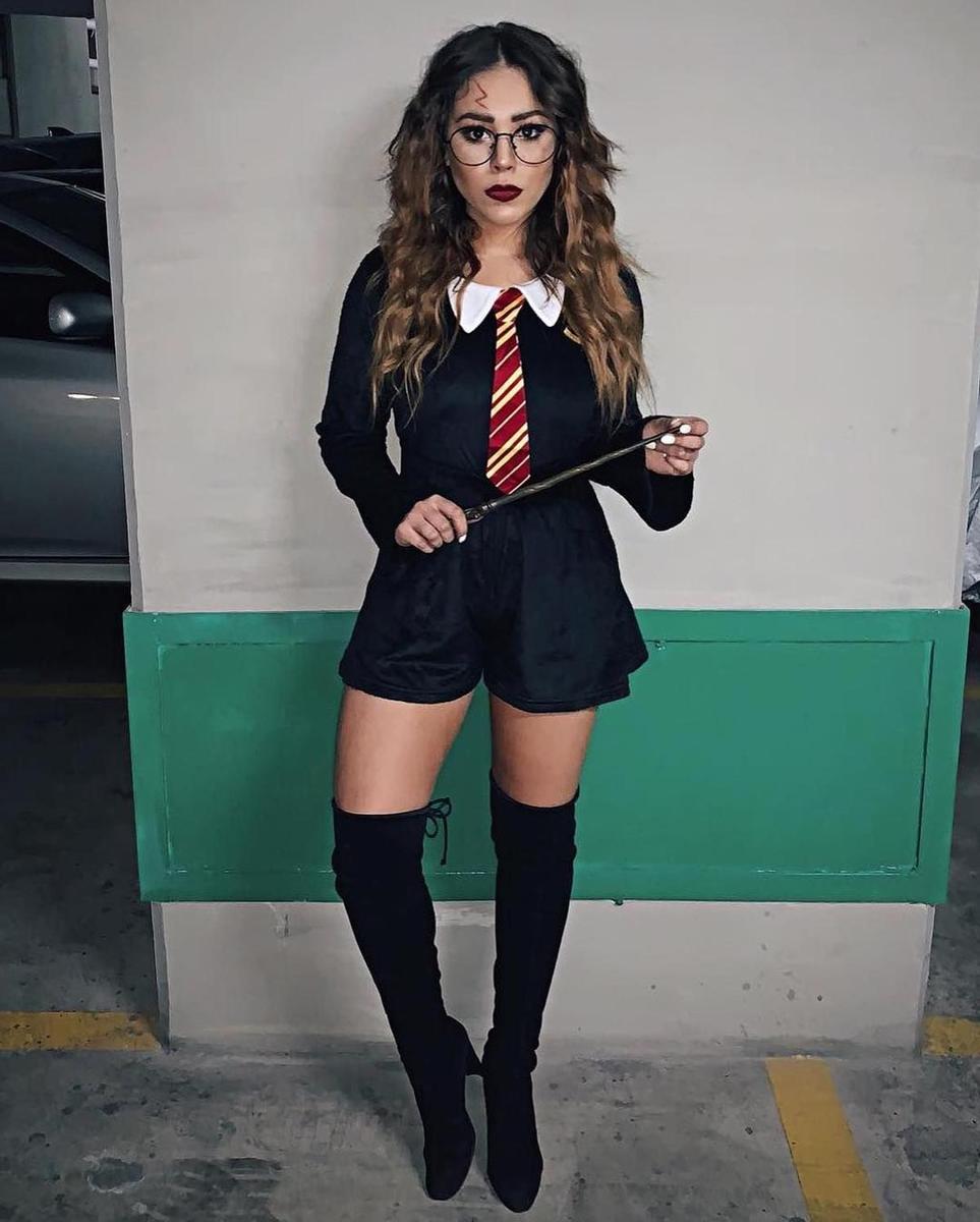 La actriz Danna Paola entra en Howgarts