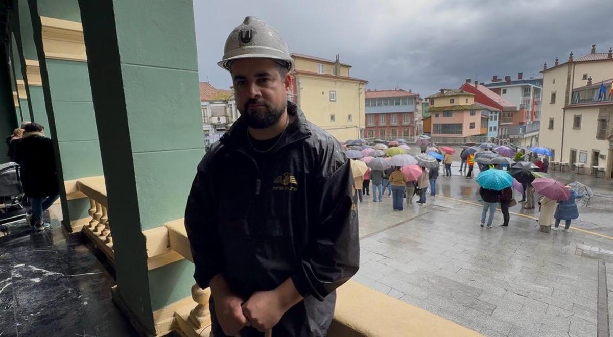 Héctor López, uno de los cuatro mineros que encabezan la marcha reivindicativa a Oviedo.