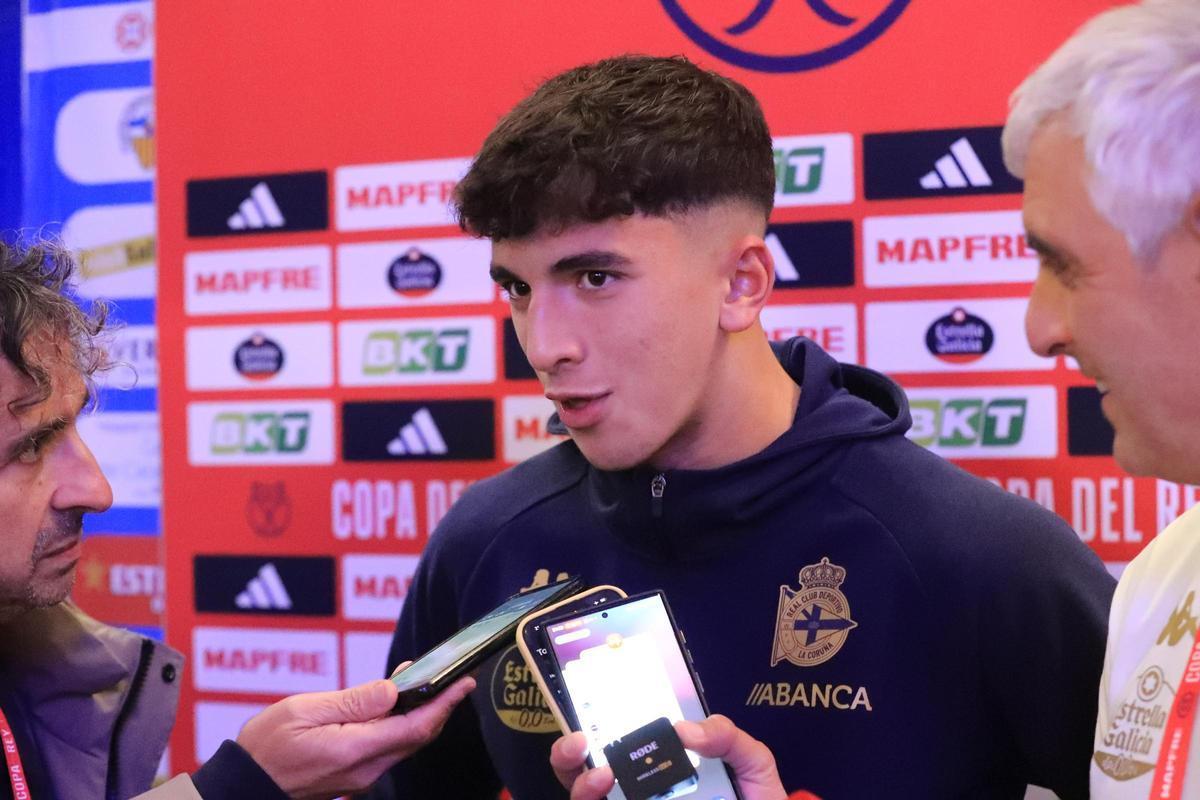Samu, tras su debut con el Deportivo en Sabadell.