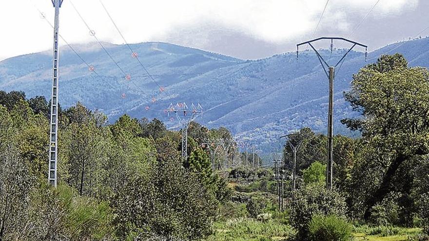 Iberdrola mejora su servicio con una nueva línea de alta tensión