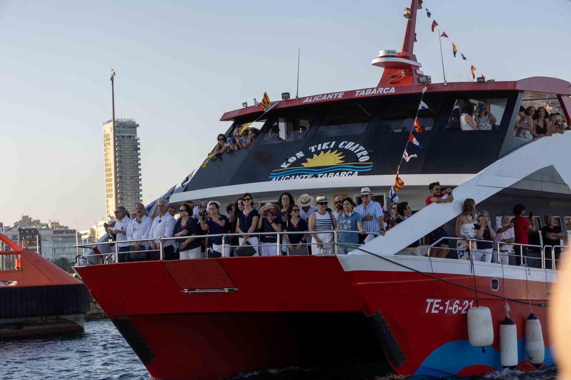 El Real Club de Regatas de Alicante rinde homenaje a la Virgen del Carmen, patrona de los marineros
