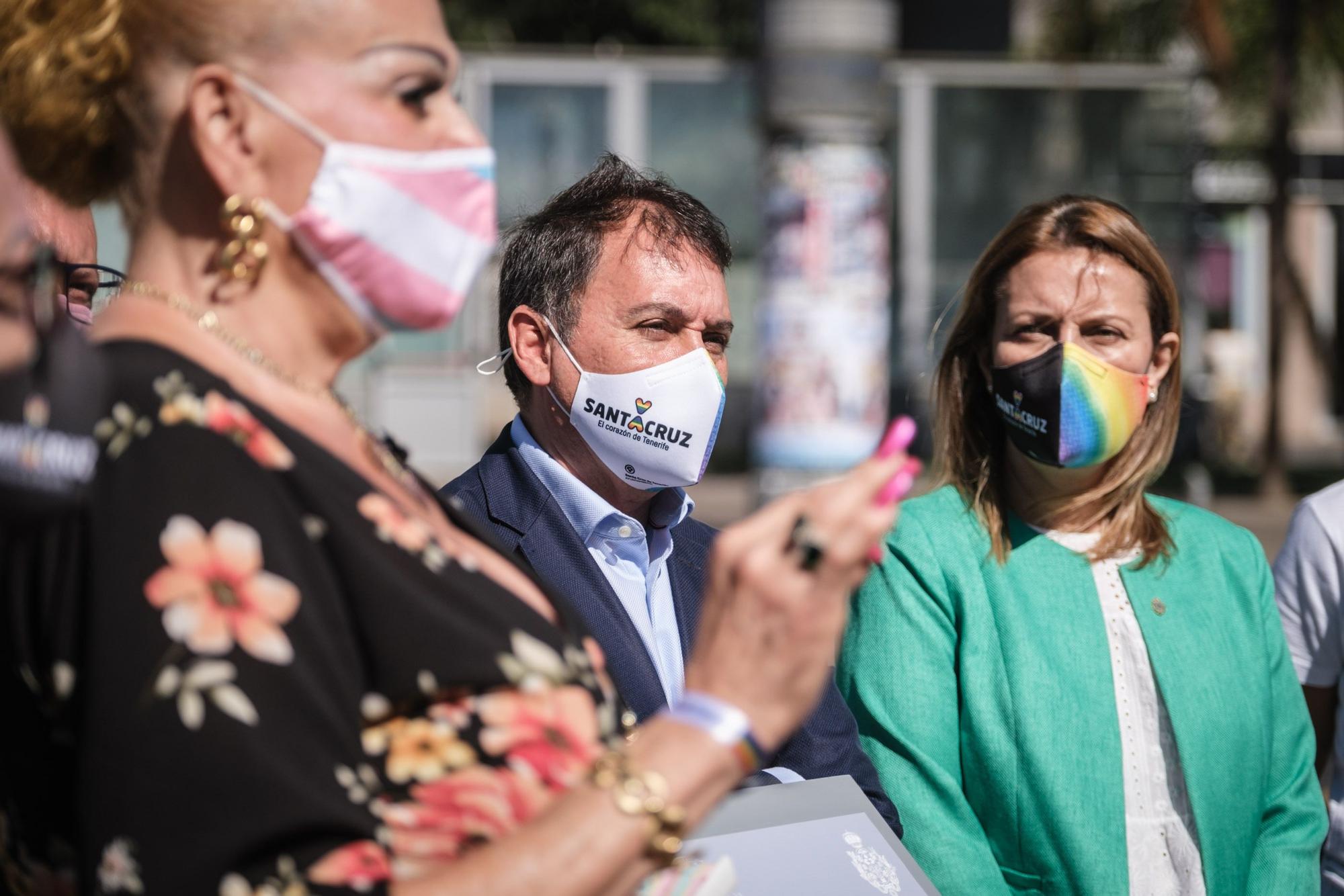 Inauguración de dos placas conmemorativas del día del orgulo LGTBIQ+