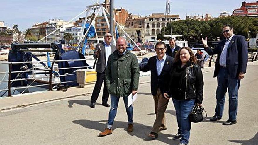 La visita de Jaume Alonso-Cuevillas, ahir, al port de Palamós.