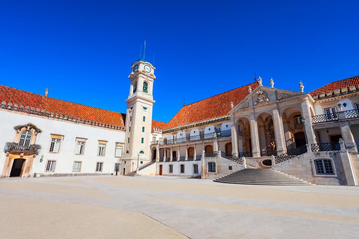 El Patio de las Escuelas