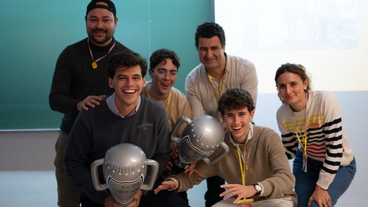 Foto de familia de los ganadores de 'Techstars' en la edición de 2024.