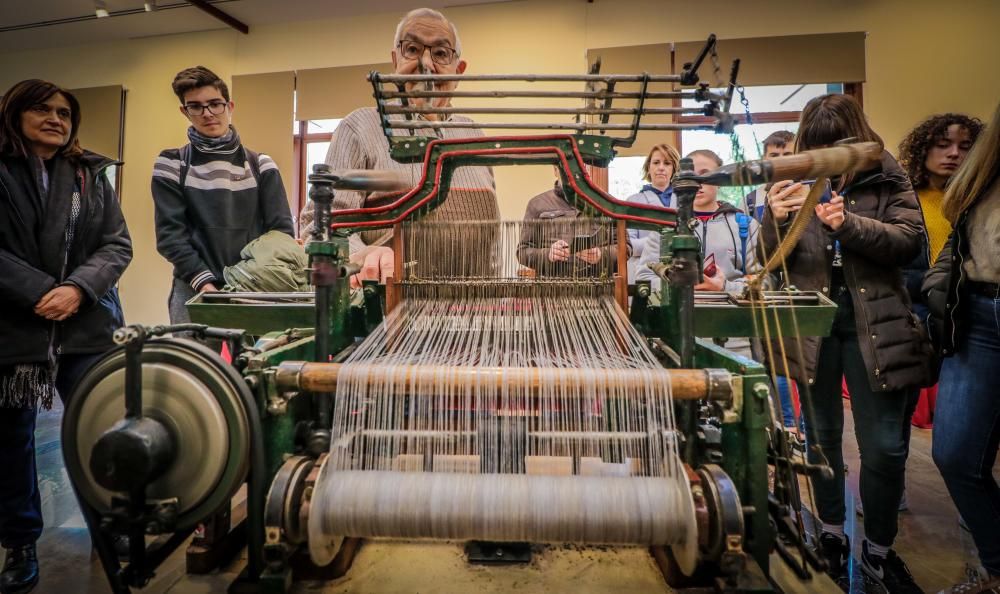 Una exposición de telares antiguos se configura como el embrión del Museo Industrial