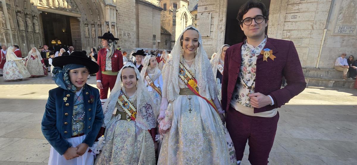 Comisiones de falla en la Procesión de la Virgen (3/7)