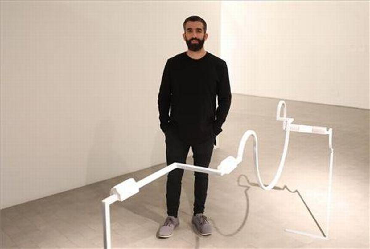 Luces y engaños en la nueva muestra de Fernández Alvira