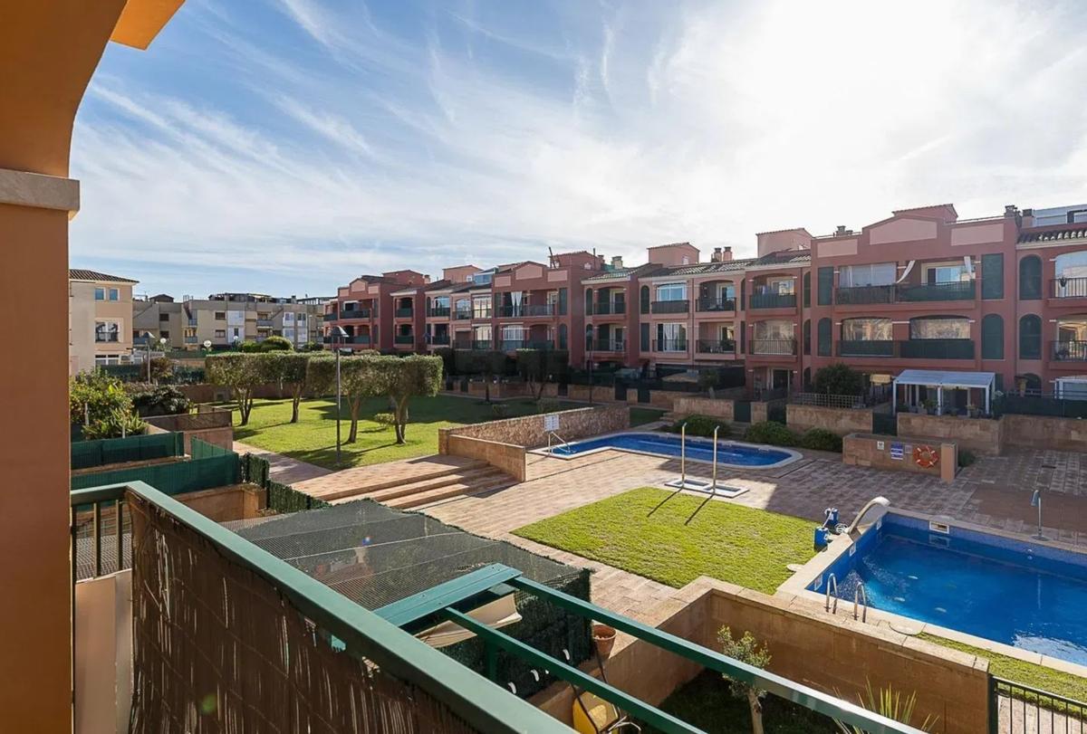 El complejo residencial donde se encuentra el piso de Jaime Nadal, en Llucmajor