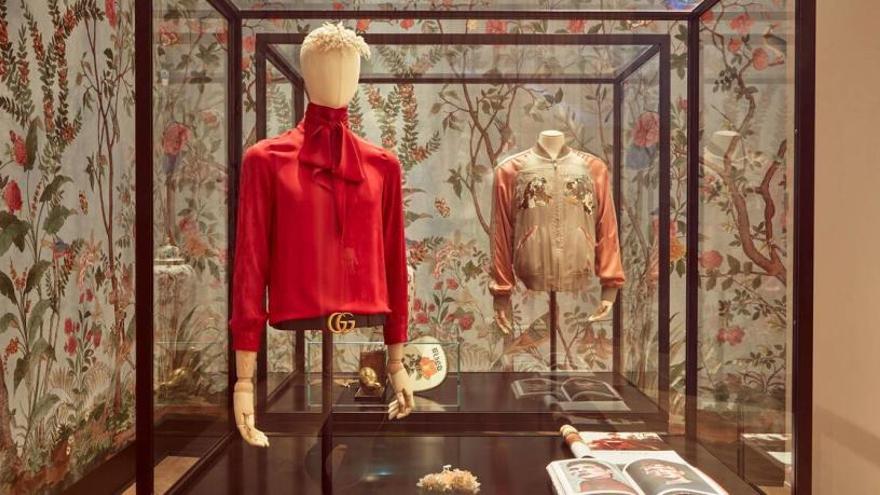 Alguns dels models de Gucci exposats en una de les sales del museu situat a Florència