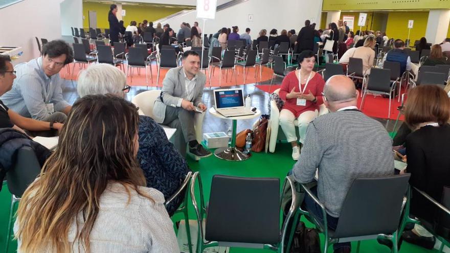 El concejal de Educación, Óscar Borrell, en el encuentro de Sevilla