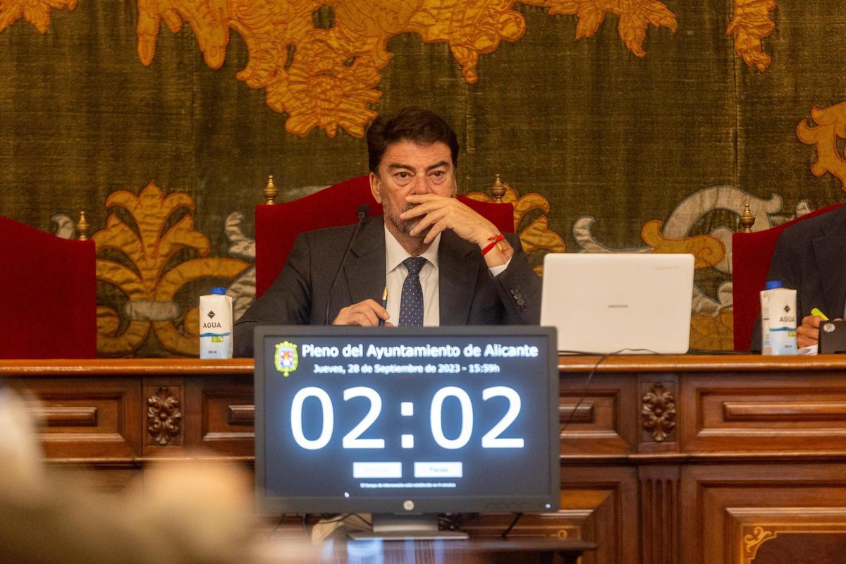 El alcalde, Luis Barcala, en una imagen reciente en un pleno municipal